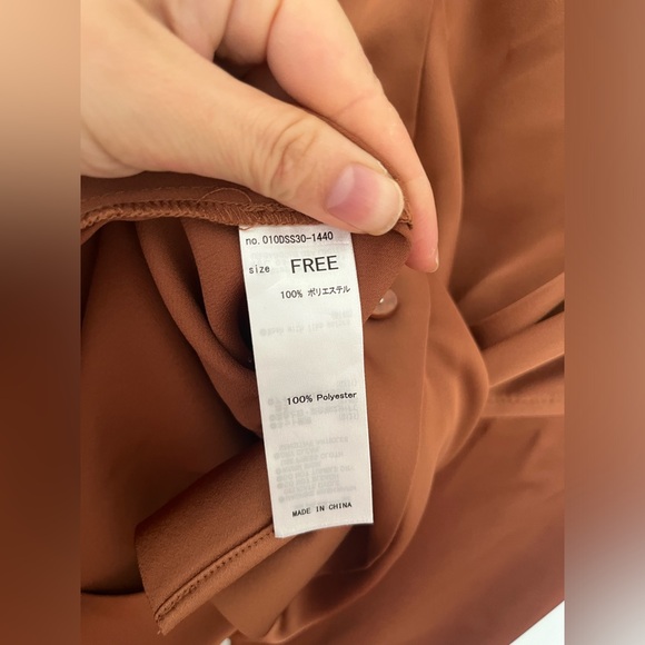 Satin brown oversized shirt - Picture 3 of 3